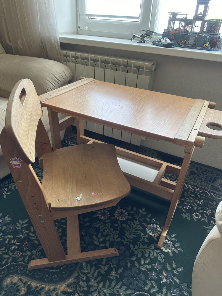Дитячий стіл / стіл для навчання / детский стол