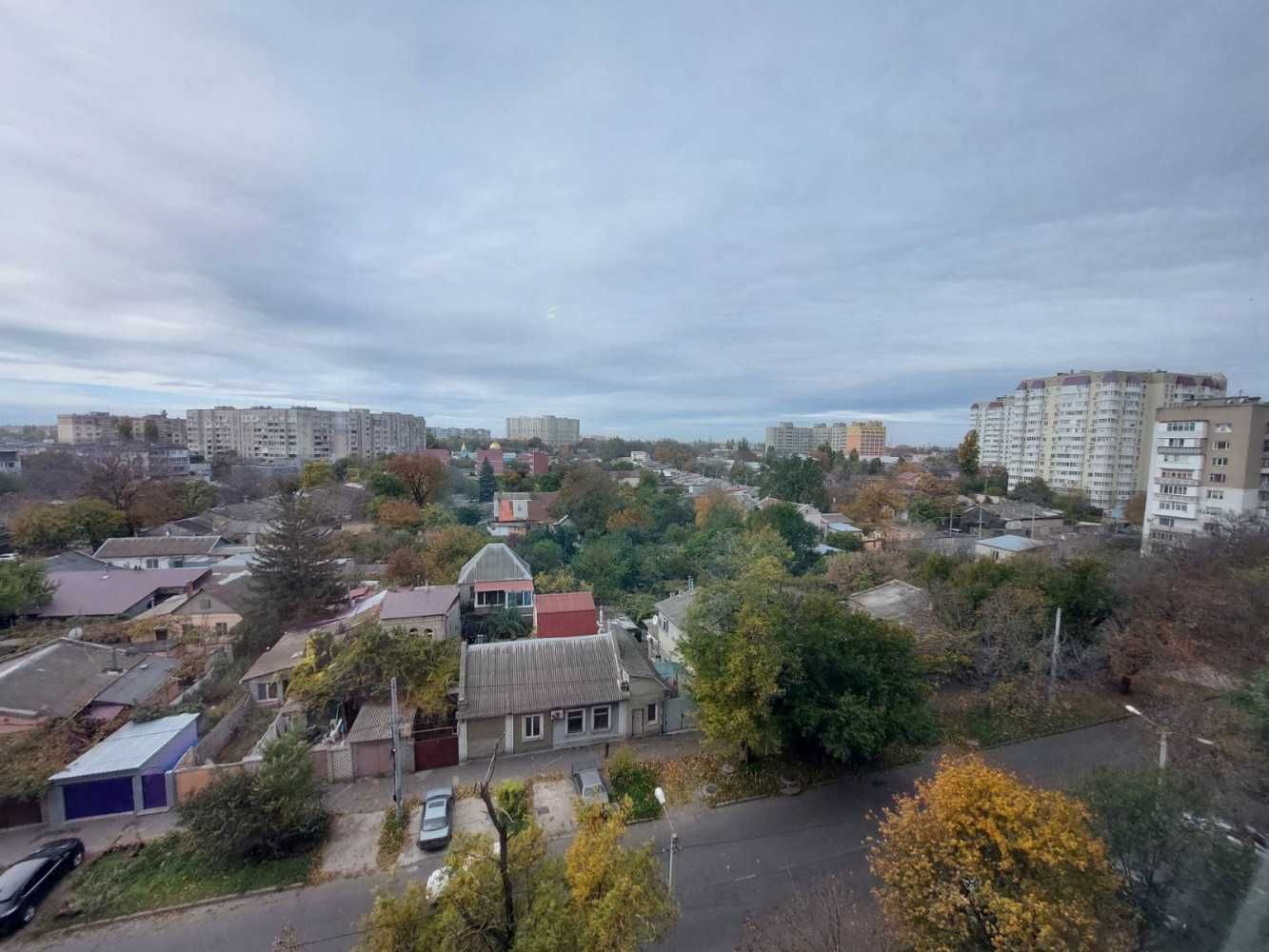 Продам просторную 3 к. квартиру с ремонтом в кирпичном новом доме