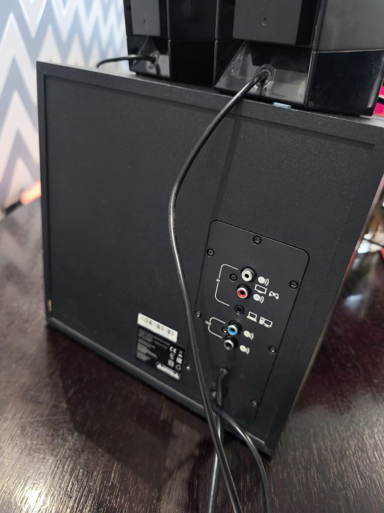 Głośniki Logitech 2.1 Z533