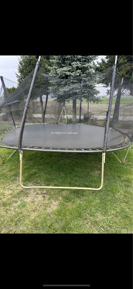 Sprzedam trampolinę do naprawy