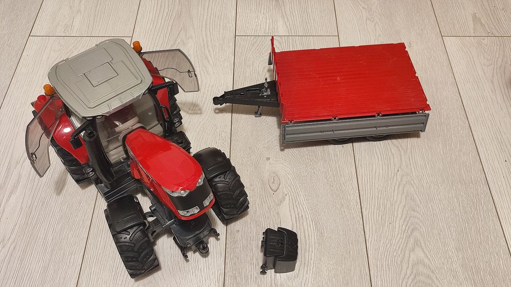 Zabawka Bruder Ciągnik Traktor Massey Ferguson