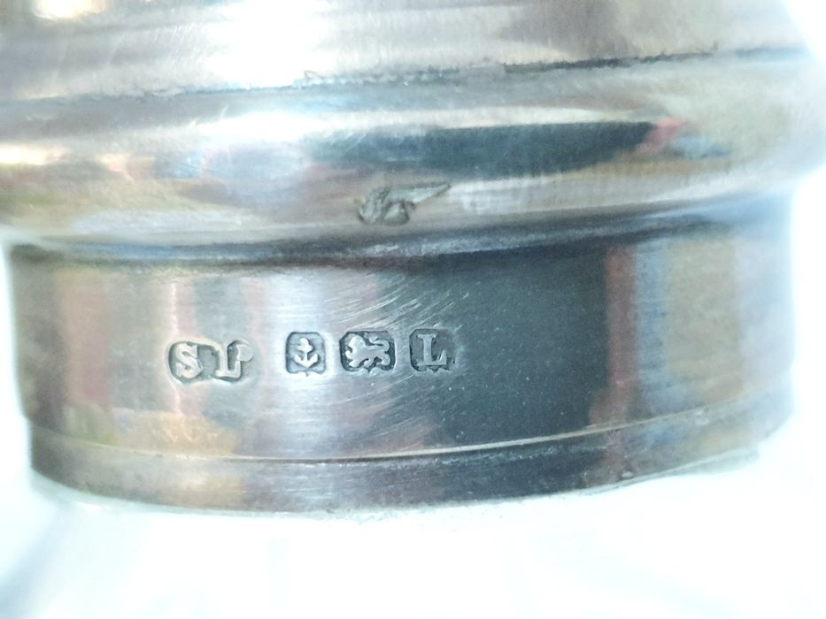 Lindo antigo frasco de açúcar inglês em cristal com prata contrastada