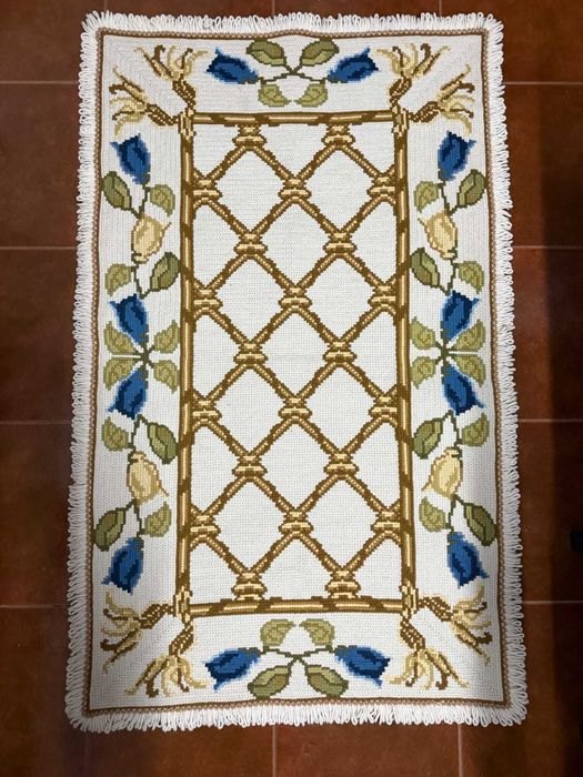 Tapete Arraiolos feito à mão (NOVO)