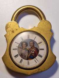 Zegarek  Prince  Swiss oprawiony w kłódce , lata 20 XX w.