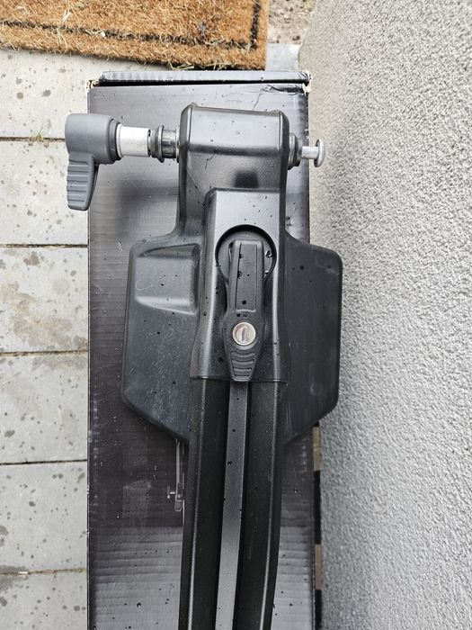 Uchwyt rowerowy Thule Fastride 564 do przewożenia na dachu za widelec