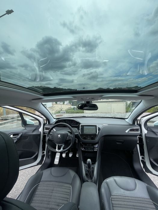 Peugeot 208 1.6D Feline