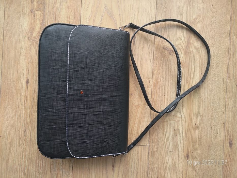 Torebka czarna skórzana Batycki