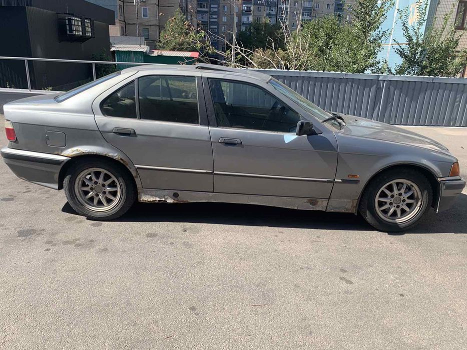 Продам БМВ е36 318i