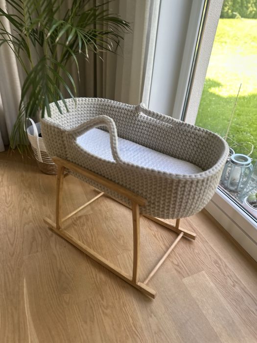 Kosz Mojżesza, kołyska dla niemowlaka