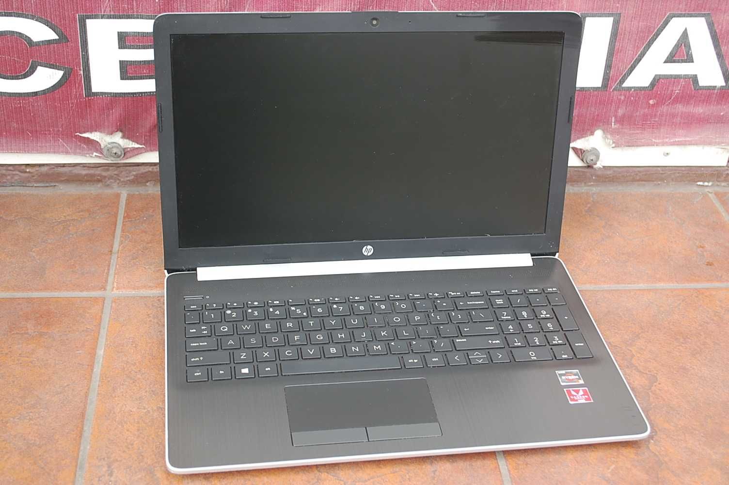 Laptop HP 15-db1061nw 15,6"/Ryzen5/8GB/512GBSSD/Win10 (2A9S2EA)
