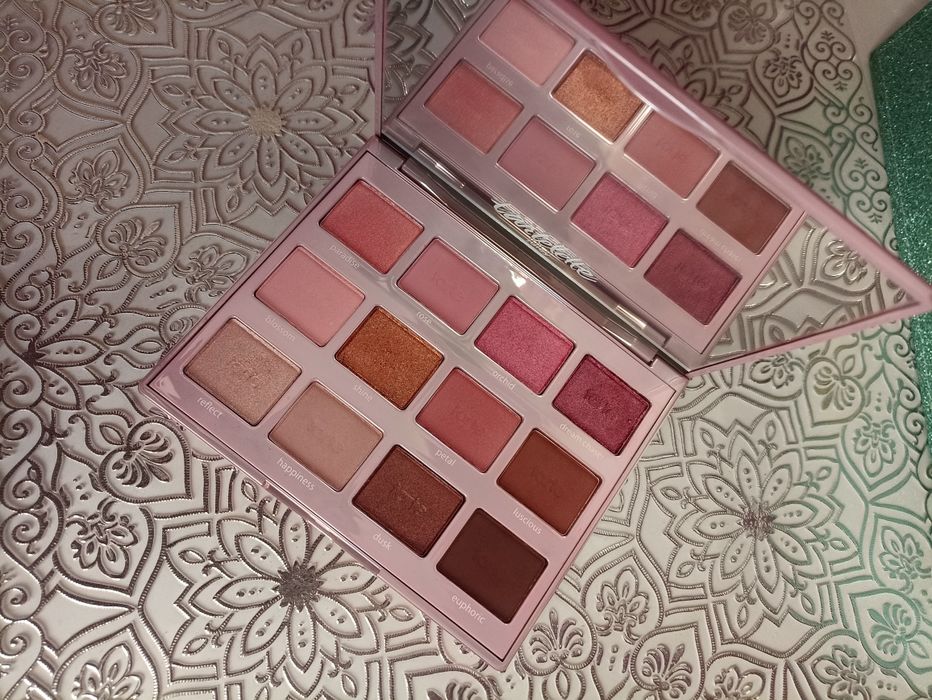 Palety cieni Tarte i Natasha Denona
