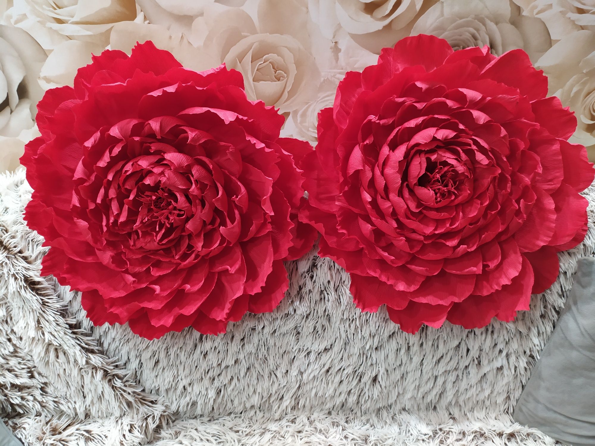 Kwiaty z krepiny - dekoracje ślubne, ścianki, sesje