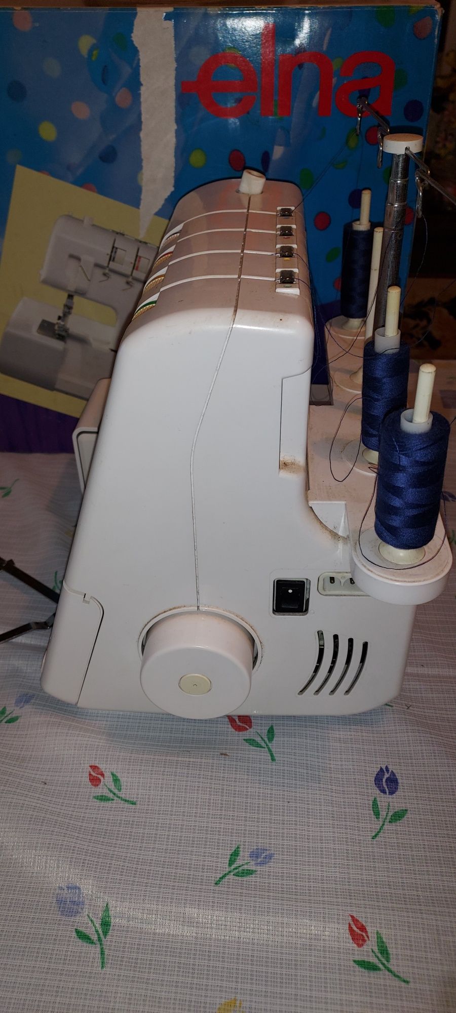 Máquina Corte e Cose (Overlock) Elna 614