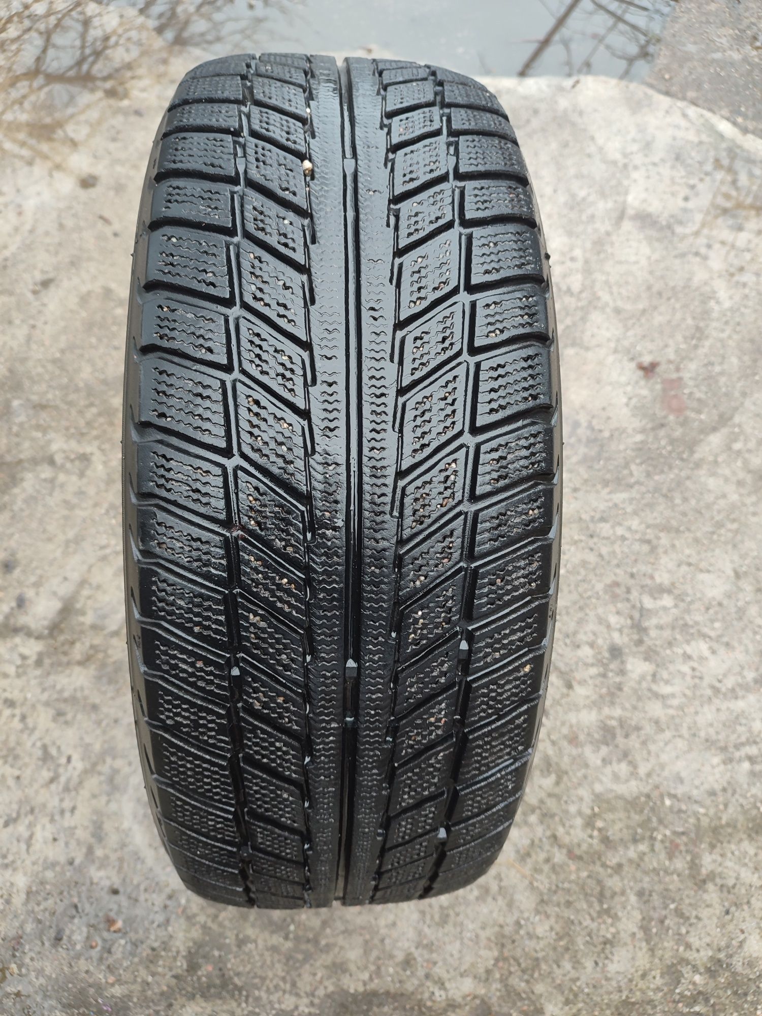Продам шини R16 205/55