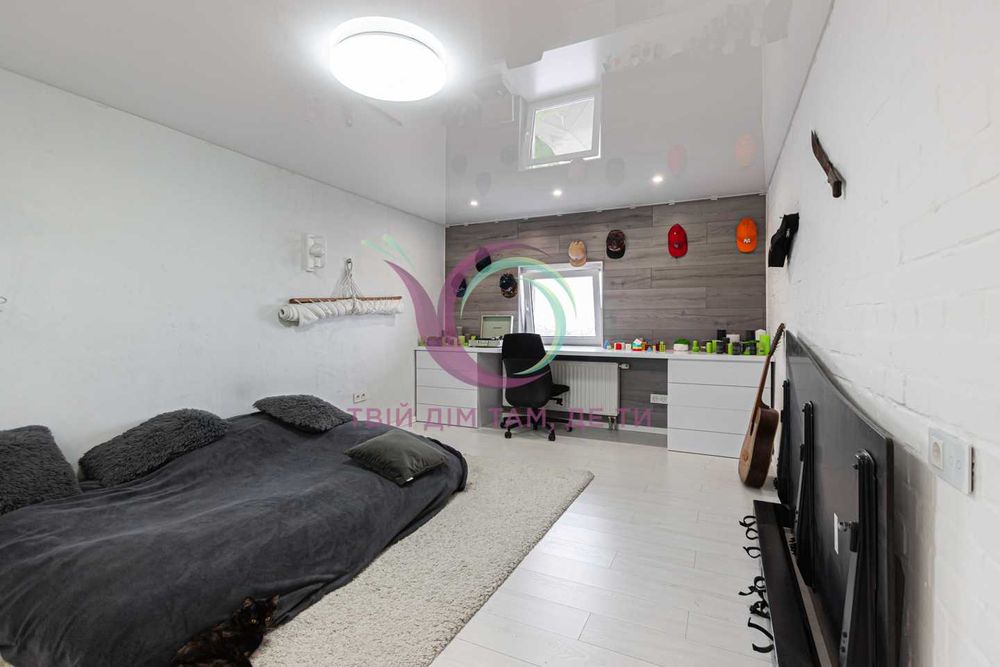 Продається 4-кімнатна квартира з ремонтом, Шевченківський район.