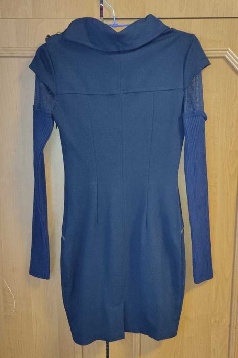 Классическое платье р.42