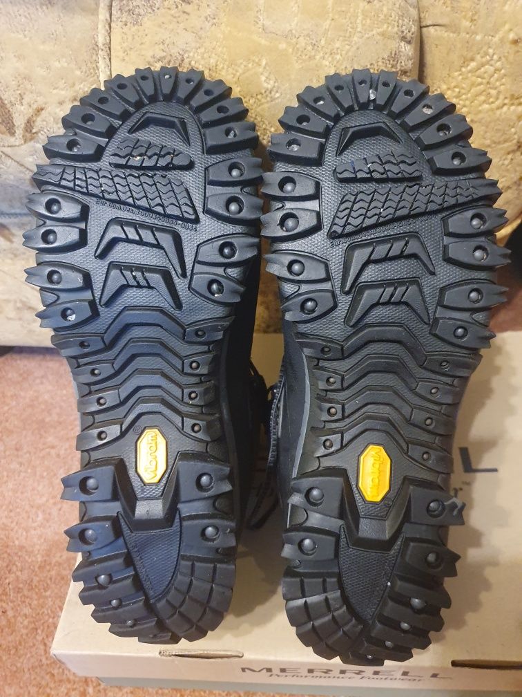 Ботинки Merrell, полуботинки Clarks,  лодочки Ja-Marc.