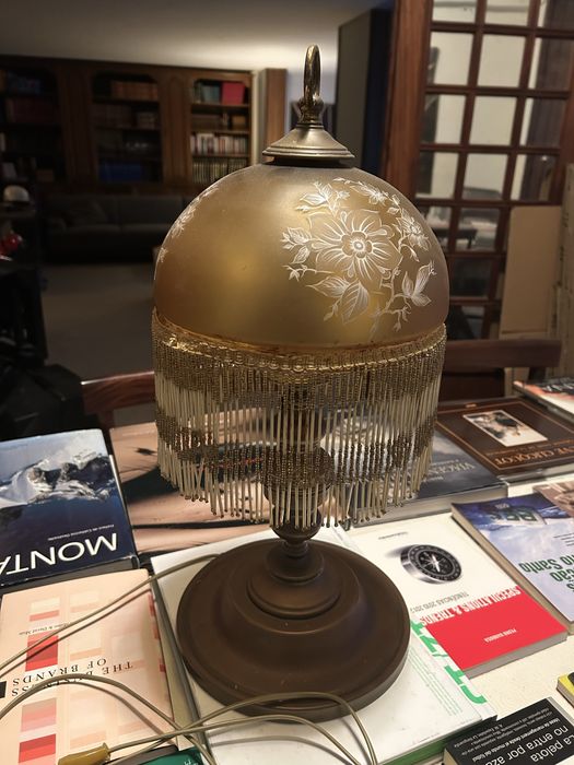 Candeeiro antigo com franjas