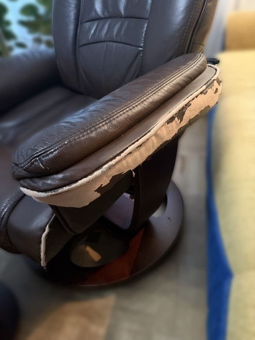 Шкіряне крісло ціна  4700  грн
