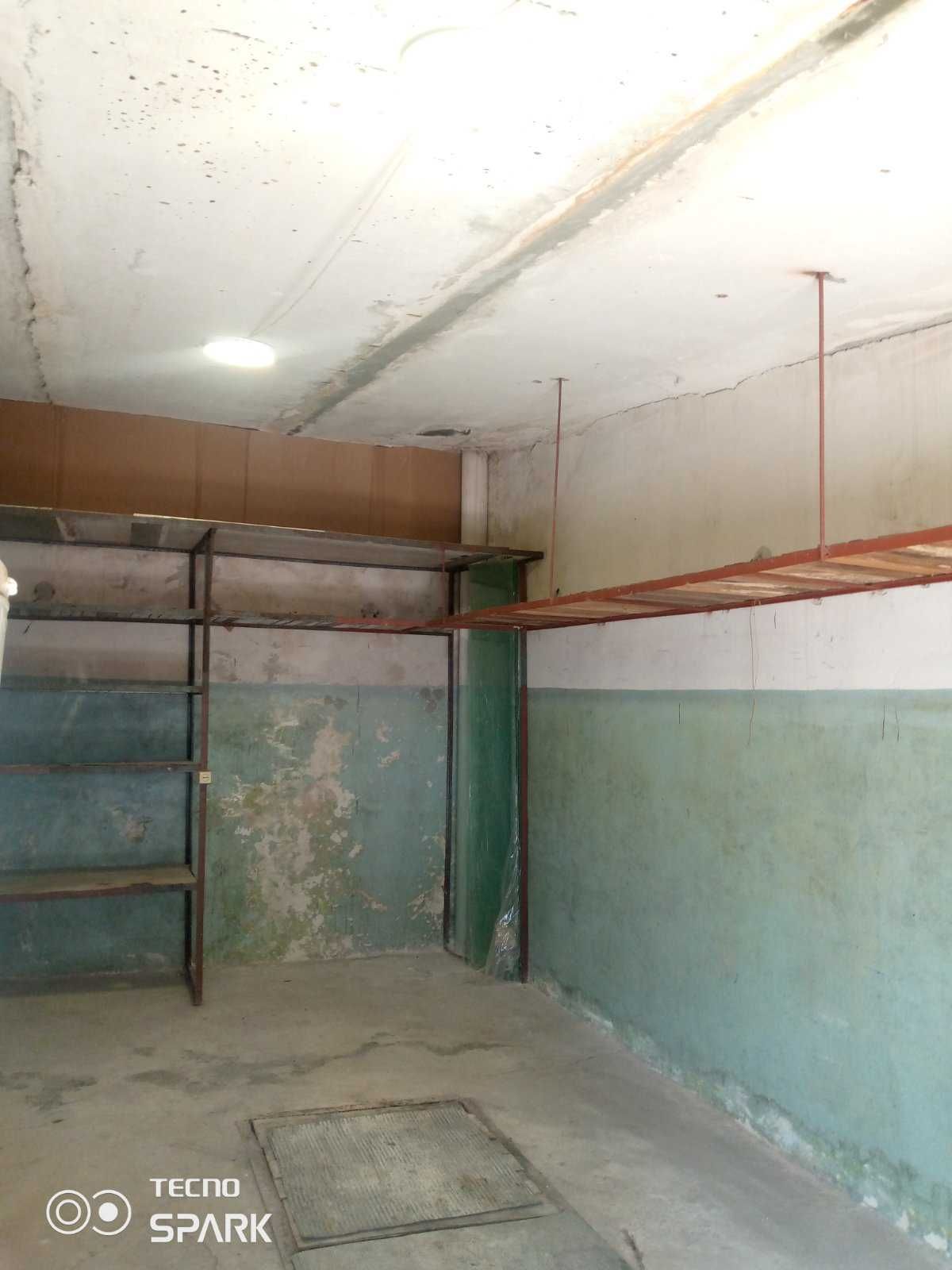 сдам капитальный гараж 42м.кв кооператив Салют