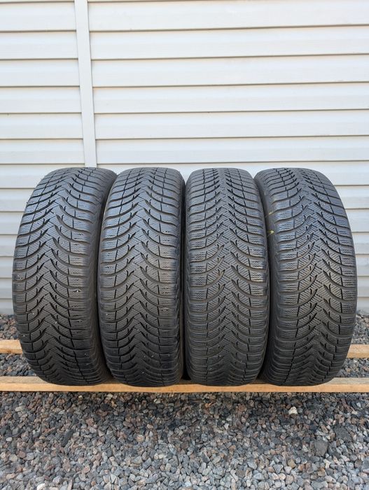 Комплект зимових шин Michelin 215/60 17 215*60 17 Alpin A4