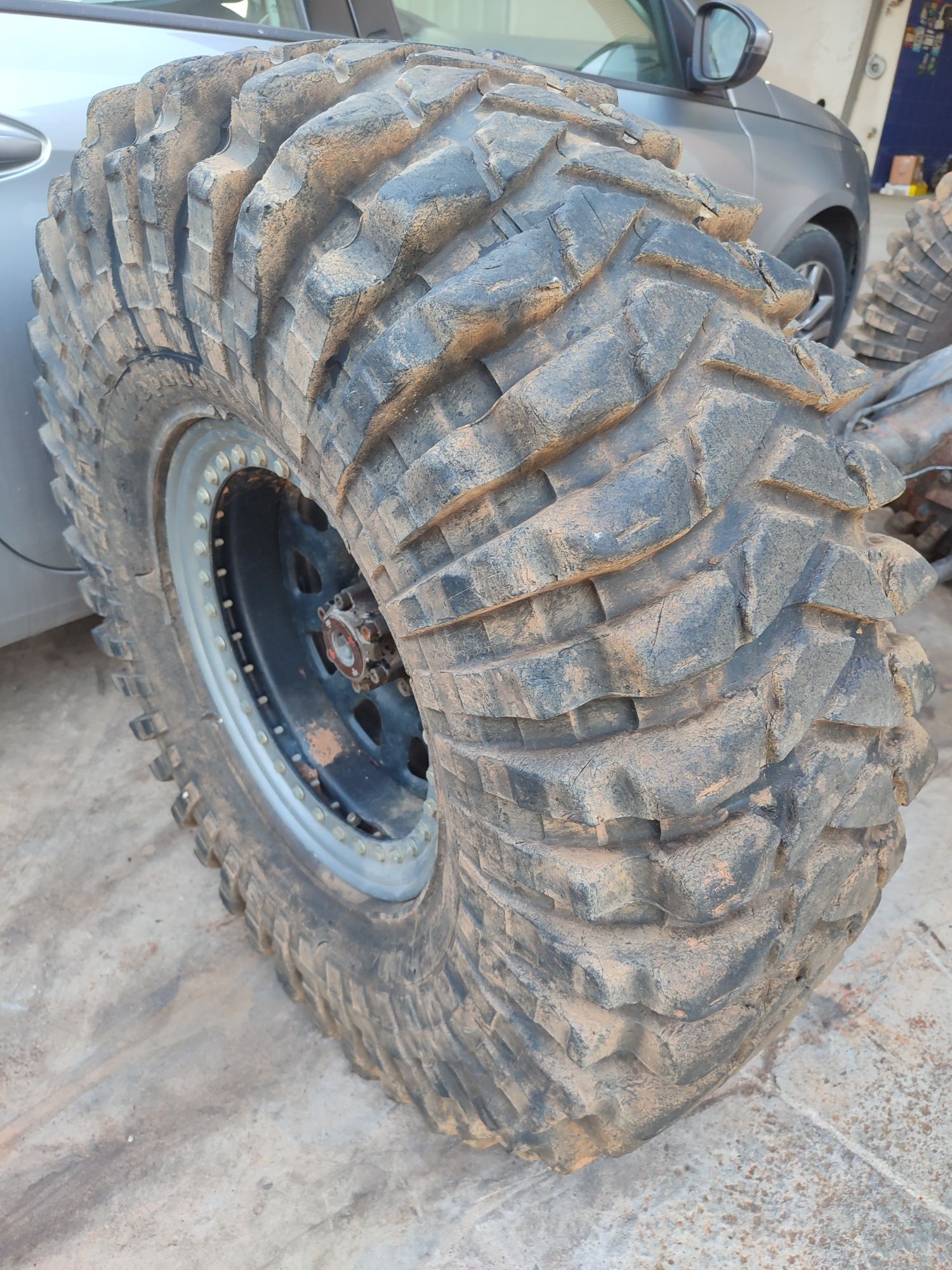 Pneus Maxxis trepador 40 + Jantes 17 C.Beadlock