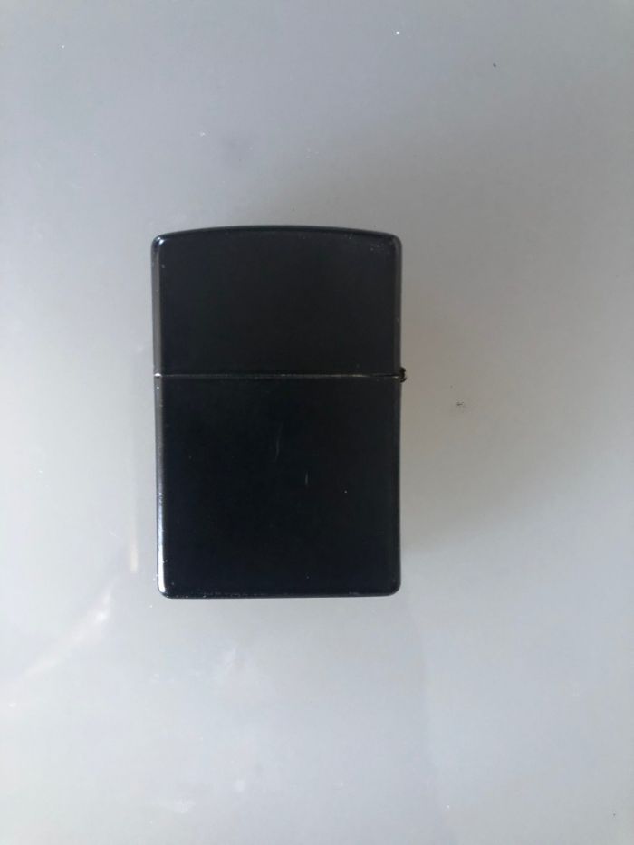 ZIPPO "Eye Chart" Preto Mate (preço inclui envio)