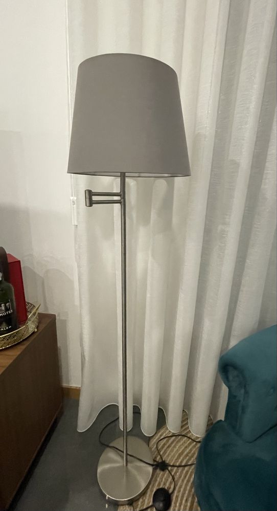 Candeeiro de Pé Moderno com Abajour Cinza