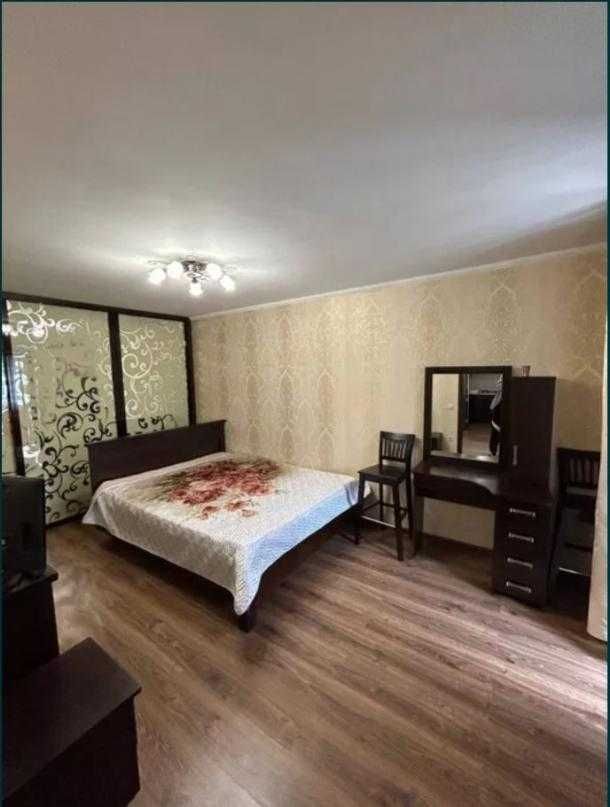 Продаж 2 кімнатна квартира з капітальним ремонтом.