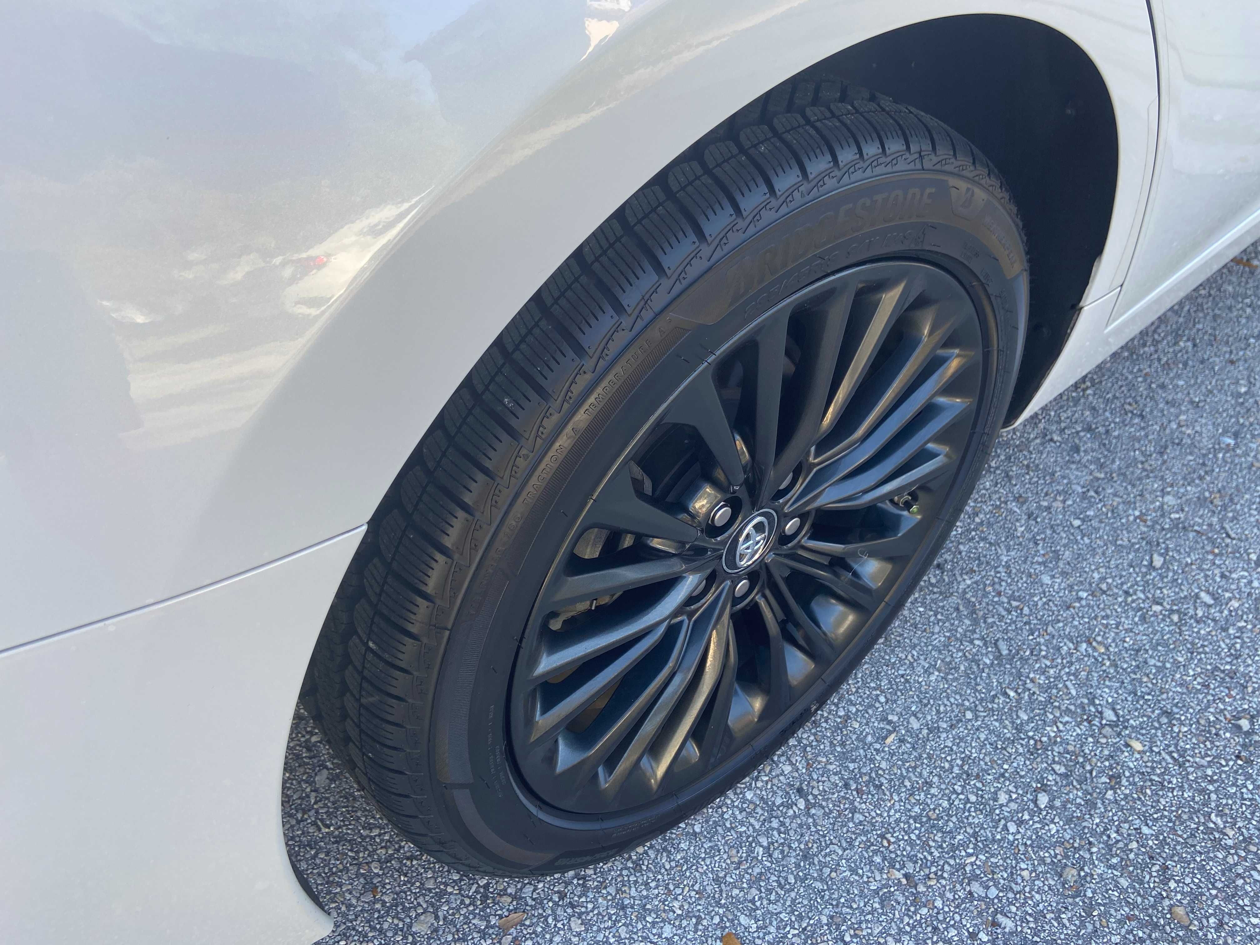 2019 Toyota Avalon Hybrid XSE Sedan 4D
