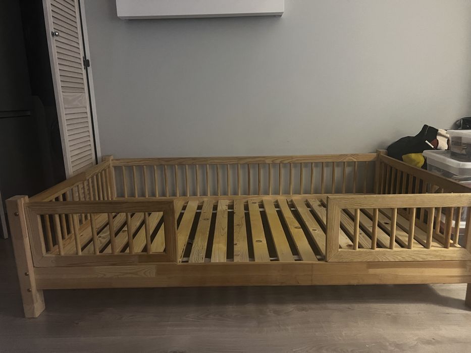 Oddam Luletto łóżko dla dziecka z barierkami 90x160