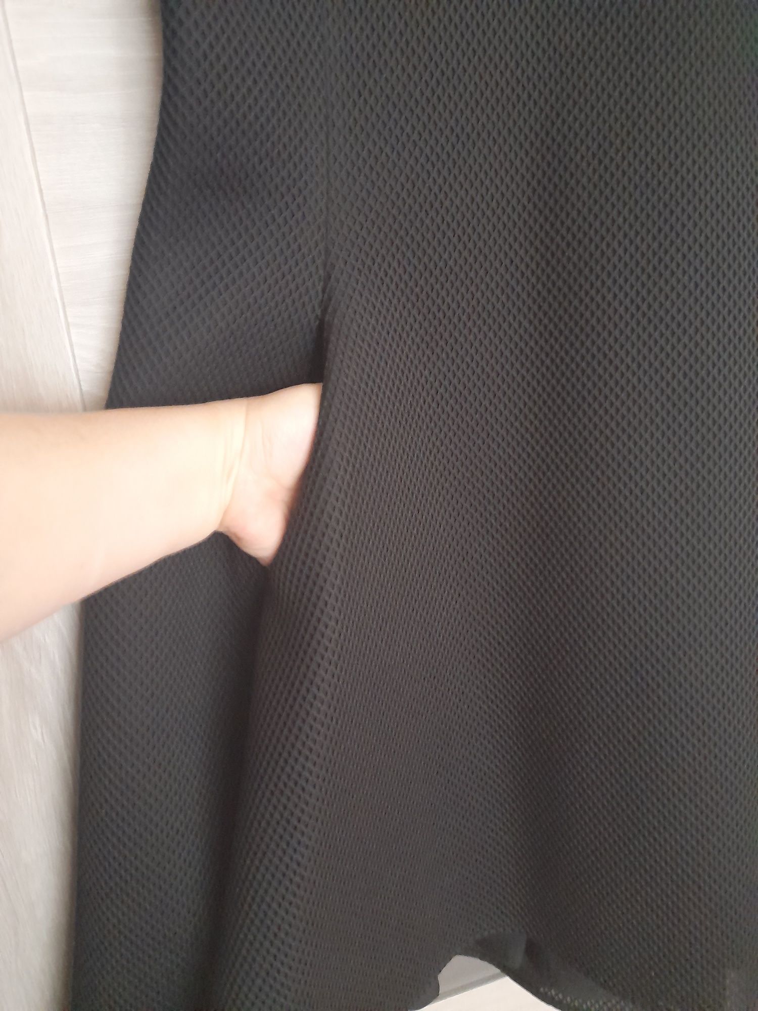 Czarna sukienka Donna Karan New York, bardzo wygodna, rozmiar 16