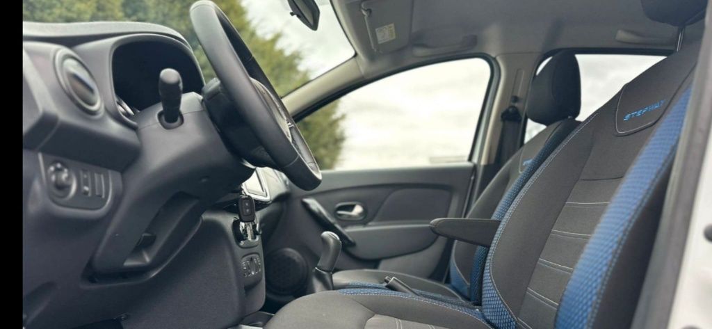 Dacia Sandero Stepway blue Dci 15 Celebration