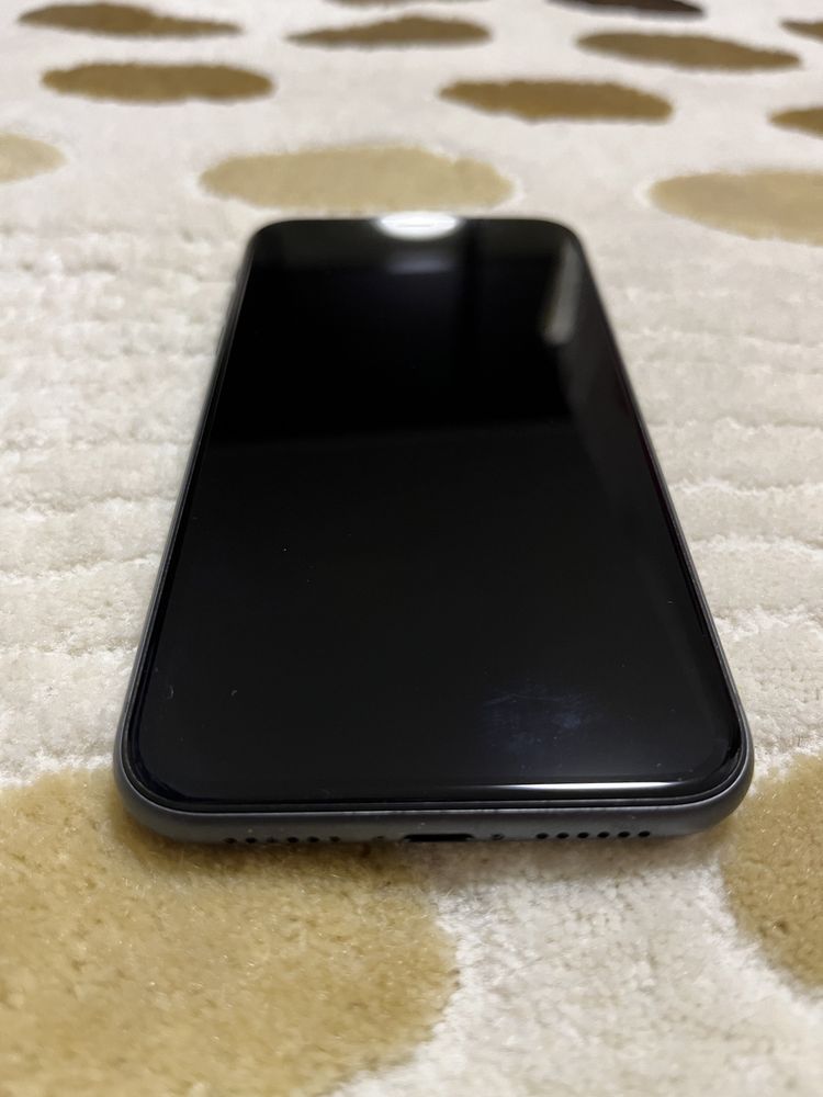 Продам IPhone 11 на 64ГБ