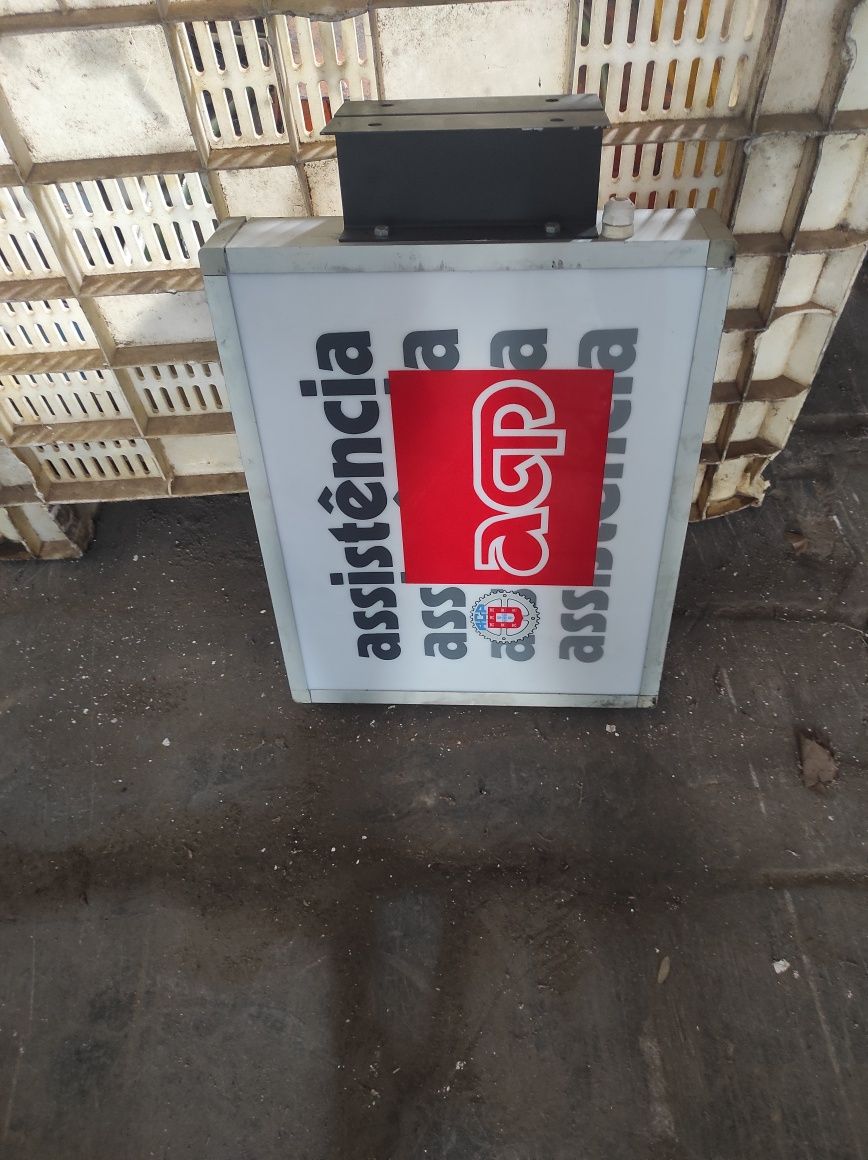 Antigos reclames luminosos