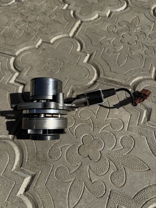 Помпа, насос VW 010157801KT