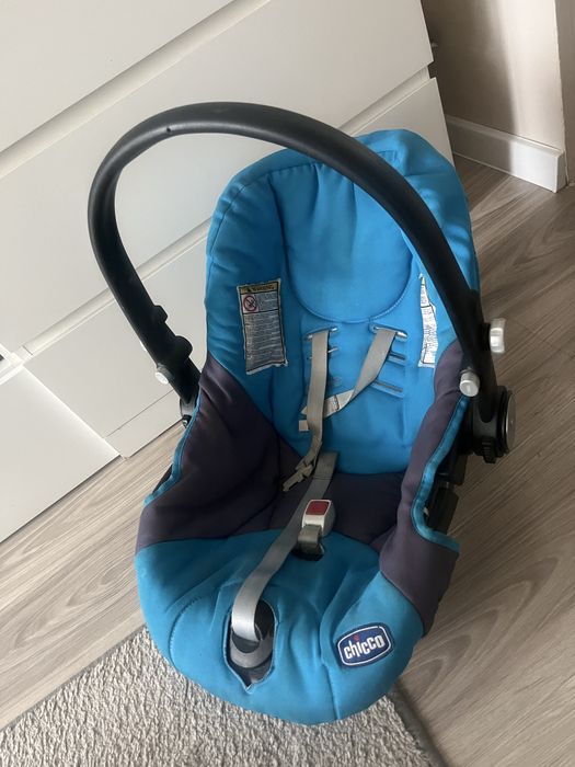 Chicco fotelik samochodowy nosidełko niebieski