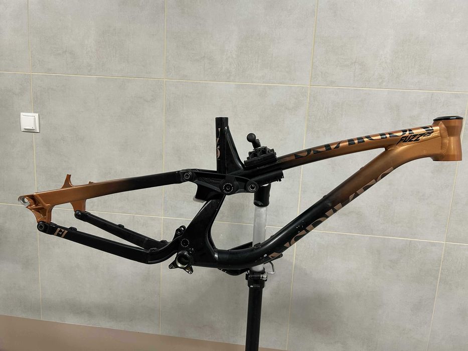 Ns FUZZ rama L, pod koła 29 rocznik 2025 Nowy tylny trójkąt