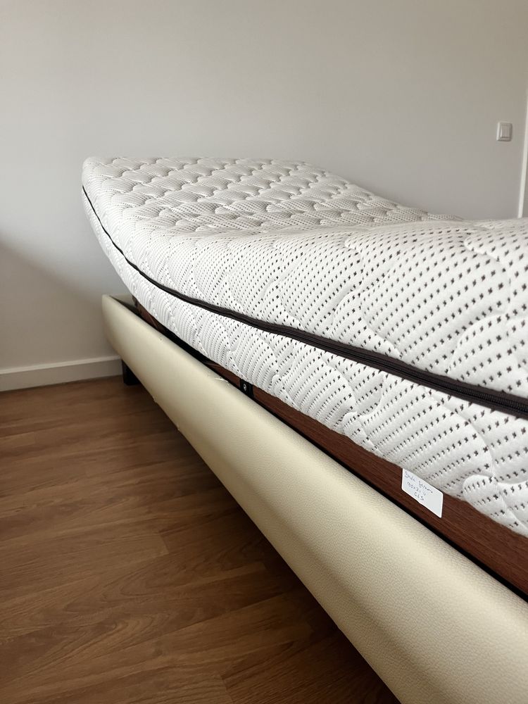Cama articulada Colunex de cabedal (2 unidades disponveis)