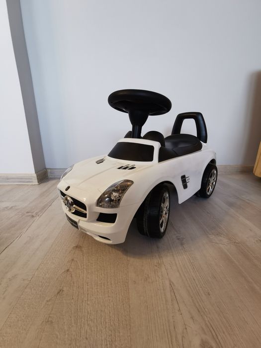 Autko, jeździk Mercedes AMG