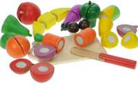 Drewniany zestaw zabawek z owocami i warzywami, z drewnianym nożem