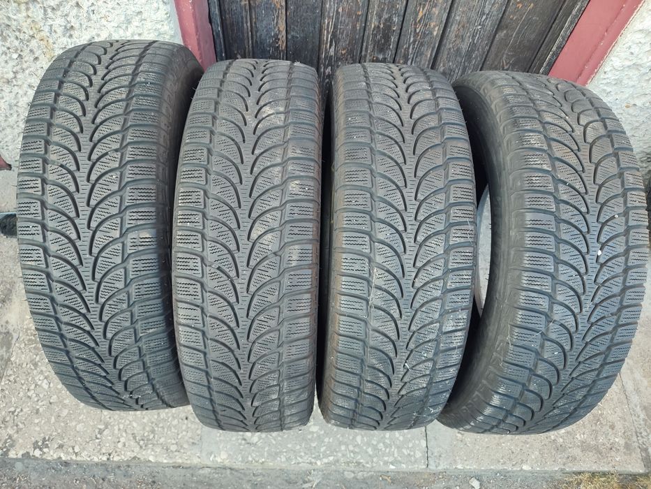 Komplet opon Bridgestone Blizzak LM80 215/70/16 100T