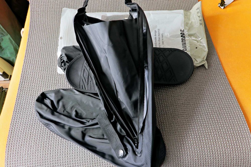 Туристичні бахили для взуття.