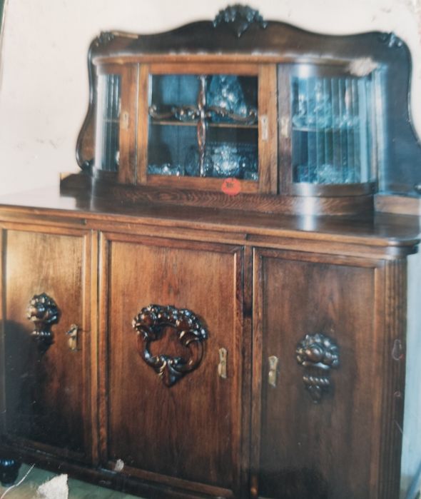 Kredens dębowy - sprzedam.