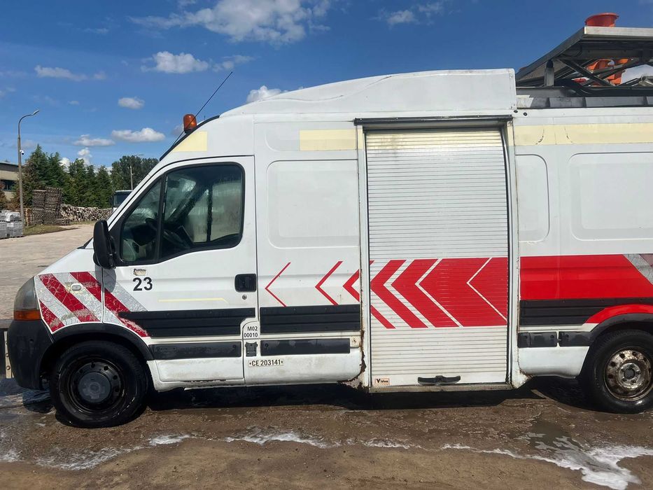 Sprzedam Renault Master służba drogowa