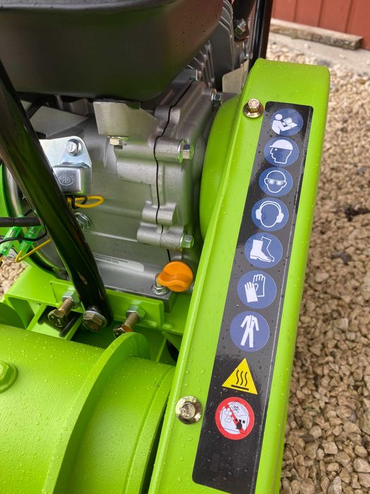 Zagęszczarka ZIPPER 60 z posuwem, Guma do kostki