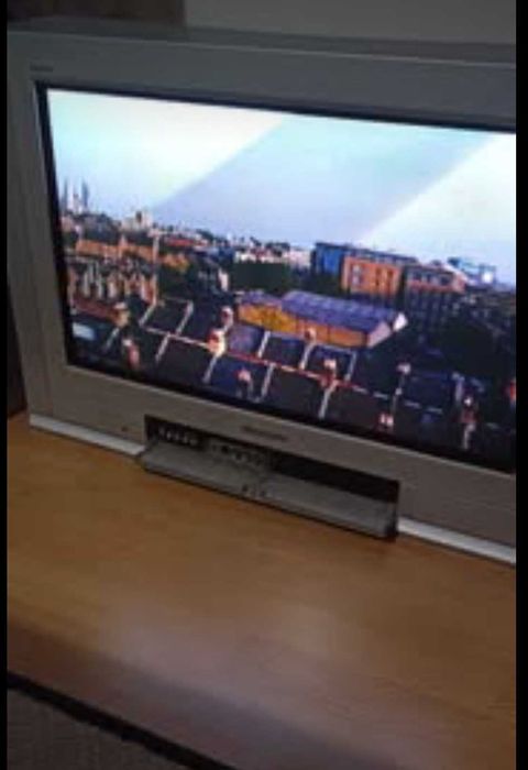 TV Panasonic 28"+ móvel