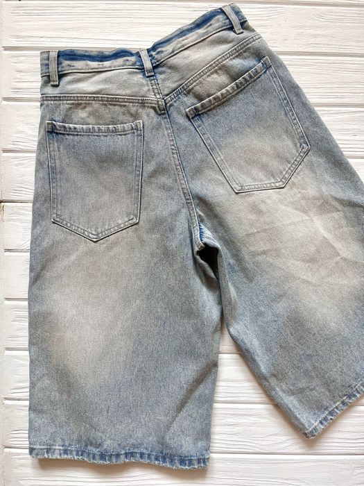 Шорти оверсайз S з коричневими потертостями