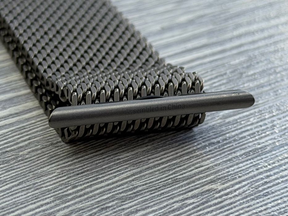 Milanese Loop / Apple Watch Ultra / Natural Titanium 44/45/46/49mm - L