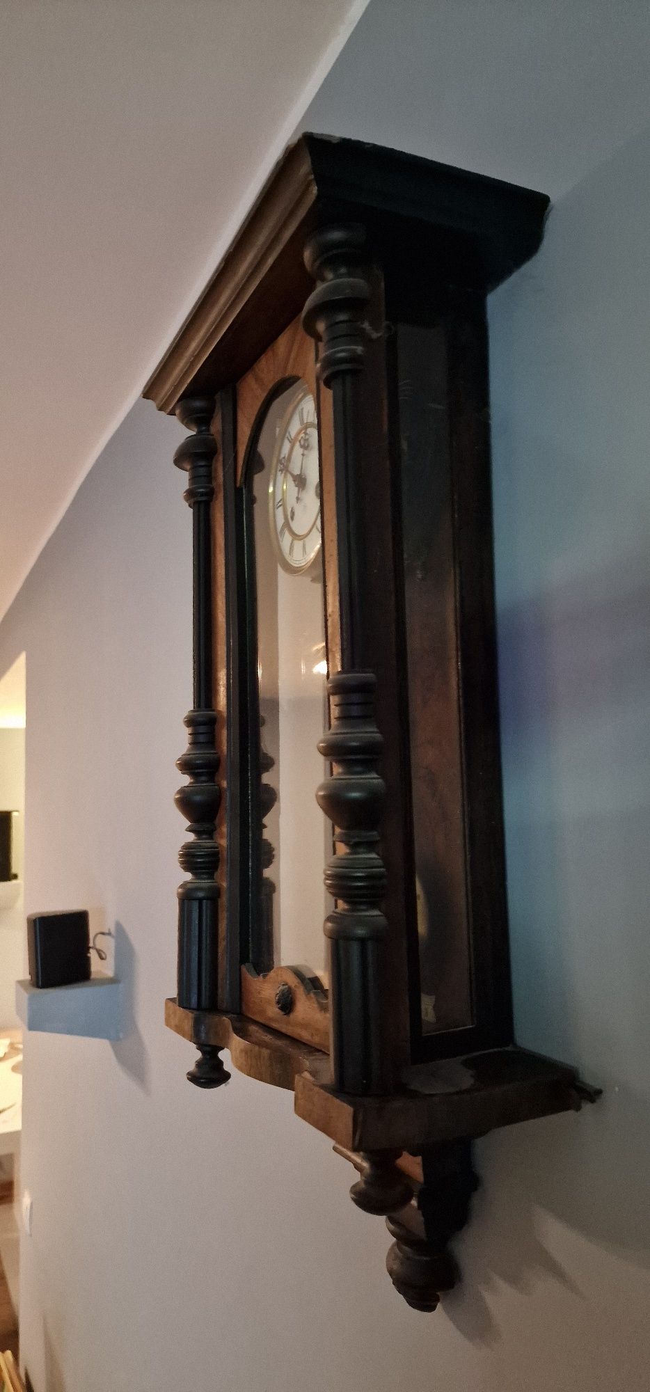 Antyczny zegar Junghans z 1900 roku